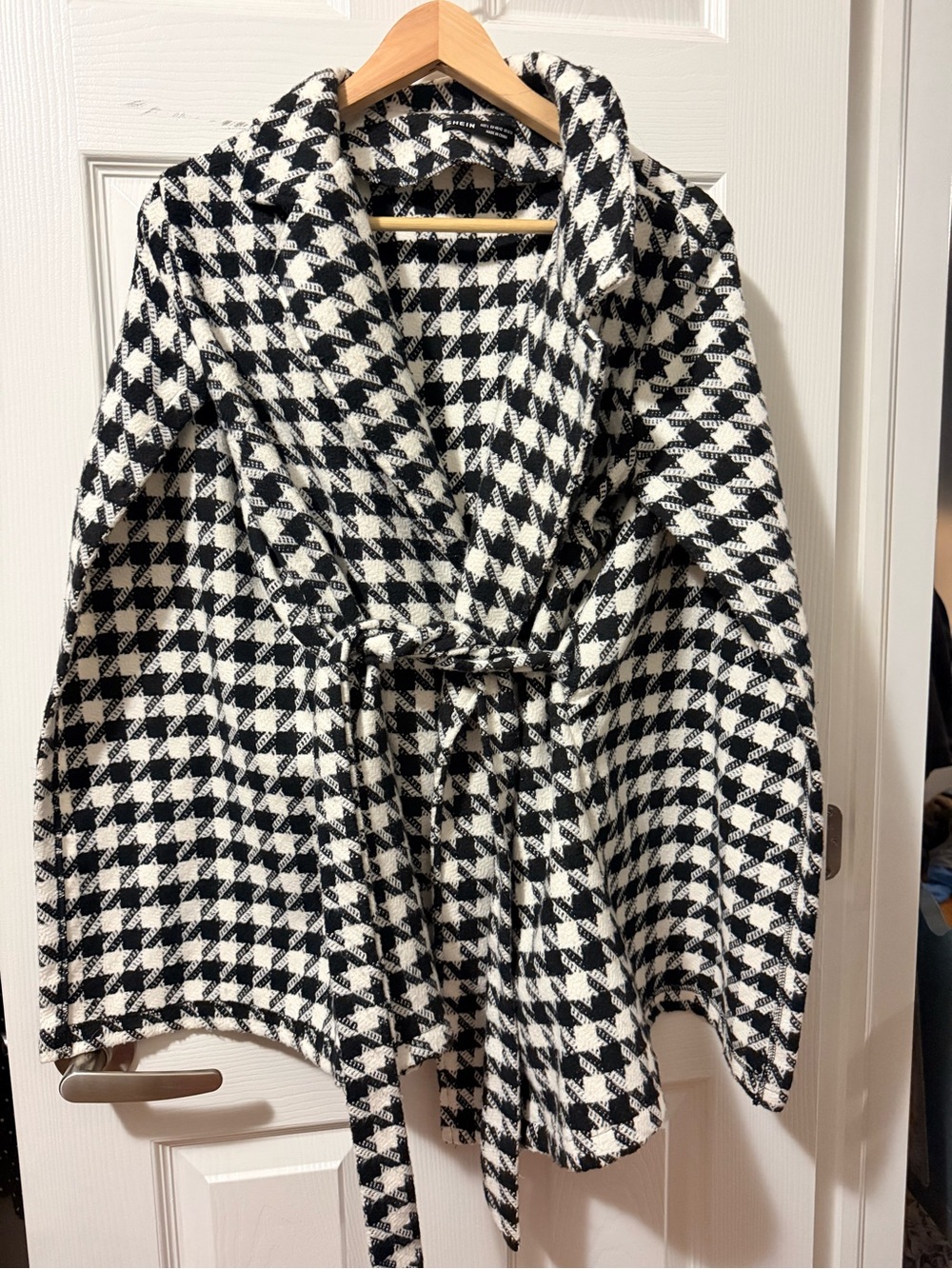 SHEIN Black and White Houndstooth Sweater